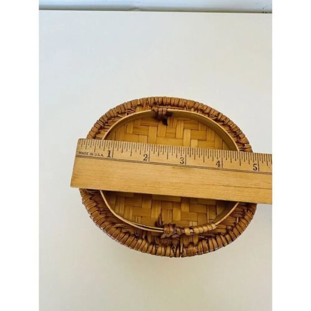 Rattan Turtle Armadillo Basket with Lid ‎ Decorative Box